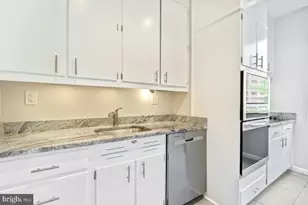 4101 Cathedral Ave NW, Washington, DC 20016 - Photo 22