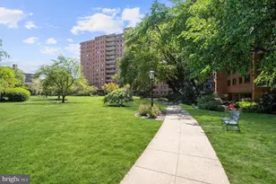 4201 Cathedral Ave NW, Washington, DC 20016 - Photo 24