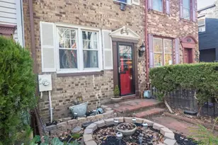 730 6th St NE, Washington, DC 20002 - Photo 2