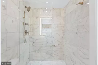 700 New Hampshire Avenue NW #303, Washington, DC 20037 - Photo 14