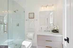 5631 MacArthur Blvd NW, Washington, DC 20016 - Photo 42