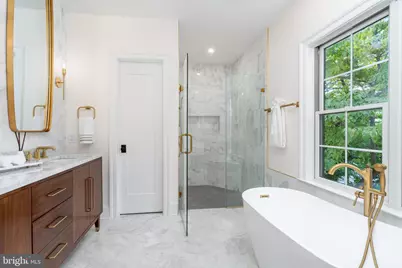 5631 Macarthur Boulevard NW, Washington, DC 20016 - Photo 20