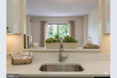 2111 Wisconsin Avenue NW #420, Washington, DC 20007 - Photo 8