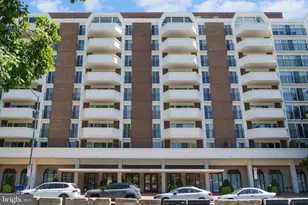 700 7th St SW, Washington, DC 20024 - Photo 1