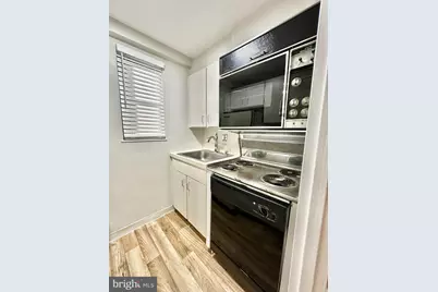 2141 I Street NW #702, Washington, DC 20037 - Photo 8