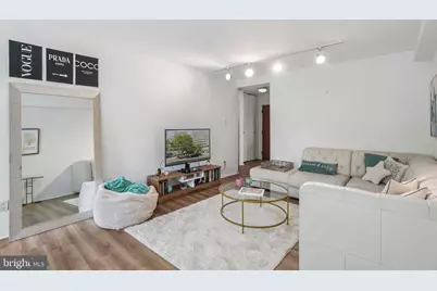 730 24th Street NW #205, Washington, DC 20037 - Photo 4