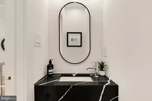 1205 10th St NW, Washington, DC 20001 - Photo 10