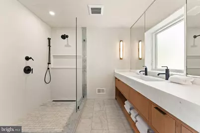 21 Overbeck Alley NE, Washington, DC 20002 - Photo 38