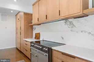 21 Overbeck Aly NE, Washington, DC 20002 - Photo 24