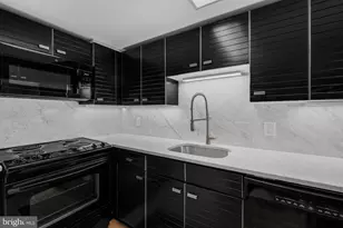 2519 I St NW, Washington, DC 20037 - Photo 18