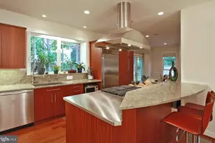 4114 Emery Pl NW, Washington, DC 20016 - Photo 10