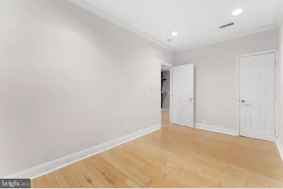 550 Hobart Place NW #1, Washington, DC 20001 - Photo 8