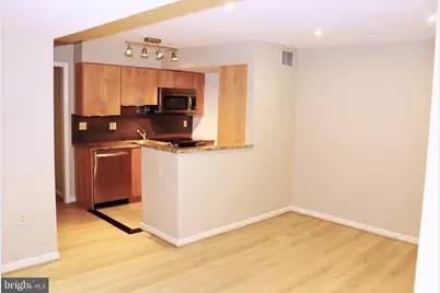 1010 22nd Street NW #B, Washington, DC 20037 - Photo 4