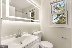 4401 Gault Pl NE, Washington, DC 20019 - Photo 10