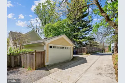 5601 Broad Branch Road NW, Washington, DC 20015 - Photo 14