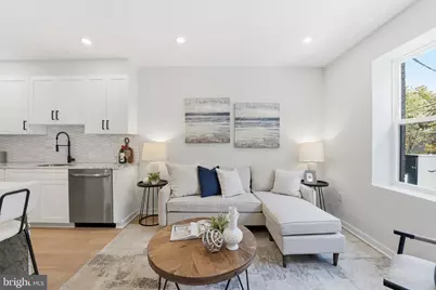 2606 41st Street NW #3, Washington, DC 20007 - Photo 2