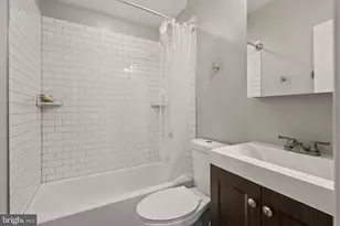 1018 13th St SE, Washington, DC 20003 - Photo 18