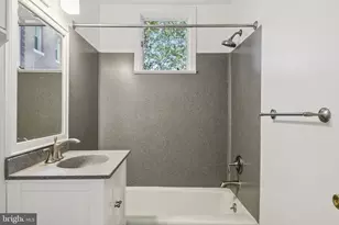 18 9th St NE, Washington, DC 20002 - Photo 10