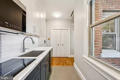 18 9th Street NE #304, Washington, DC 20002 - Photo 8