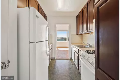 2475 Virginia Avenue NW #921, Washington, DC 20037 - Photo 4