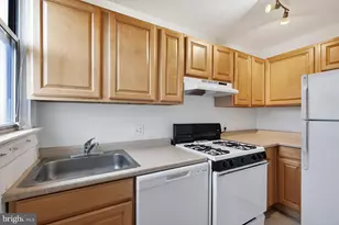 1820 Clydesdale Pl NW, Washington, DC 20009 - Photo 10