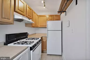 1820 Clydesdale Pl NW, Washington, DC 20009 - Photo 12