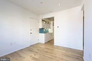 2422 17th St NW, Washington, DC 20009 - Photo 8