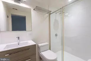 2422 17th St NW, Washington, DC 20009 - Photo 14