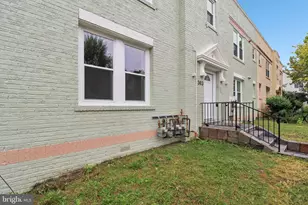 303 Seaton Pl NE, Washington, DC 20002 - Photo 4