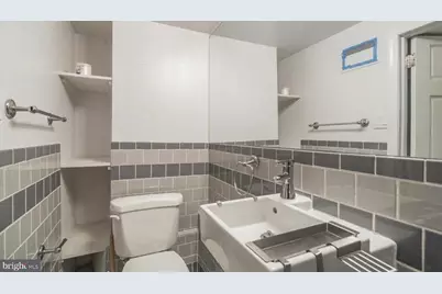 1319 35th Street NW, Washington, DC 20007 - Photo 12