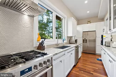 5152 Linnean Terrace NW, Washington, DC 20008 - Photo 12