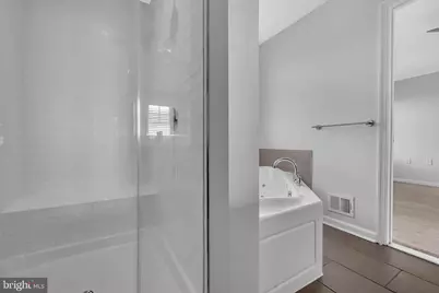 437 Woodcrest Drive SE, Washington, DC 20032 - Photo 12