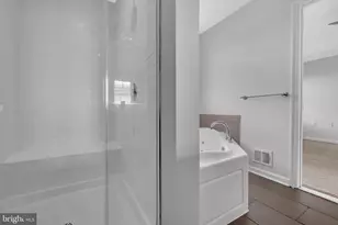 437 Woodcrest Dr SE, Washington, DC 20032 - Photo 12