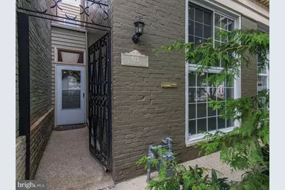 825 F Street NE, Washington, DC 20002 - Photo 2