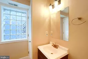 610 Jefferson St NW, Washington, DC 20011 - Photo 20