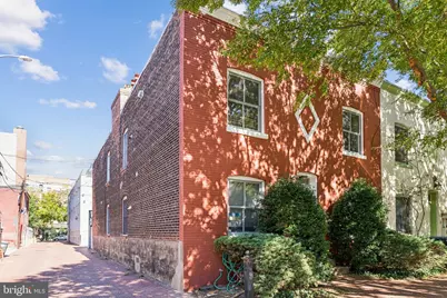 2143 Newport Place NW, Washington, DC 20037 - Photo 2