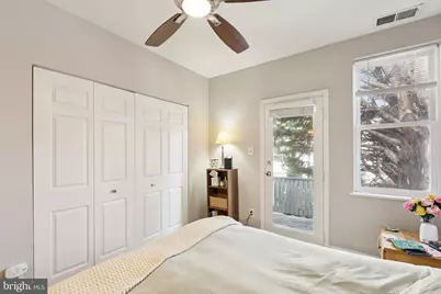 2143 Newport Place NW, Washington, DC 20037 - Photo 16