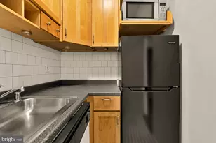 1 Scott Cir NW, Washington, DC 20036 - Photo 6