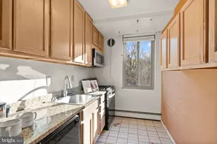 4200 Cathedral Ave NW, Washington, DC 20016 - Photo 30