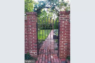 1661 Crescent Place NW #102, Washington, DC 20009 - Photo 2