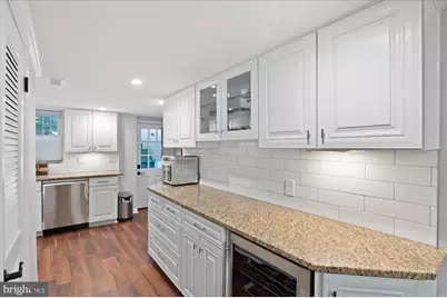 10 8th Street SE, Washington, DC 20003 - Photo 14