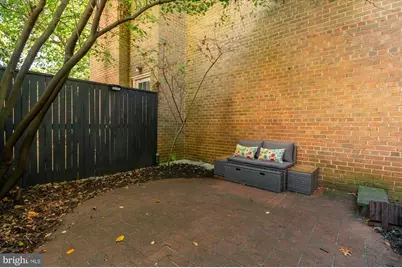 10 8th Street SE, Washington, DC 20003 - Photo 22