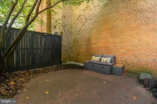 10 8th St SE, Washington, DC 20003 - Photo 22