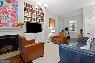 10 8th Street SE, Washington, DC 20003 - Photo 4