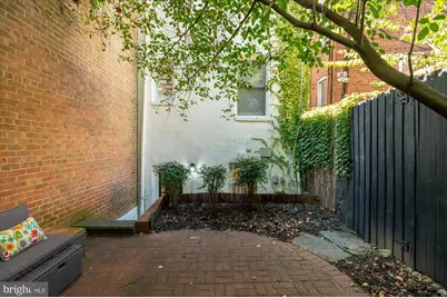 10 8th Street SE, Washington, DC 20003 - Photo 24