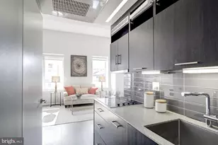 2422 17th St NW, Washington, DC 20009 - Photo 10