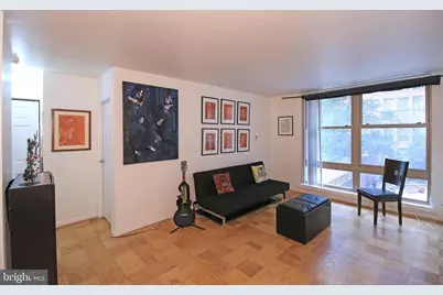 1260 21st Street NW #207, Washington, DC 20036 - Photo 2