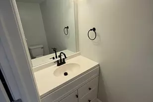 773 Wheeler Hill Dr SE, Washington, DC 20032 - Photo 18