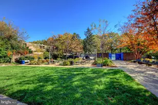 395 O St SW, Washington, DC 20024 - Photo 32