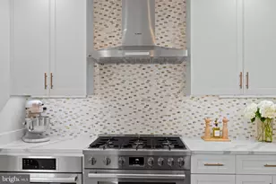 910 8th St NE, Washington, DC 20002 - Photo 12